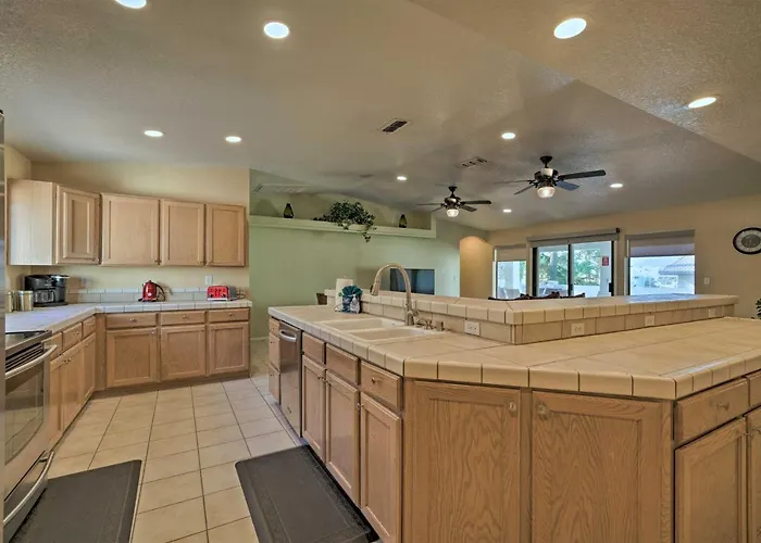 Family-friendly Havasu Getaway With Deck And Pool Holiday home *