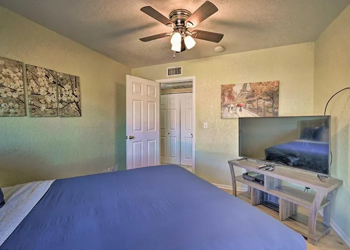 Family-friendly Havasu Getaway With Deck And Pool