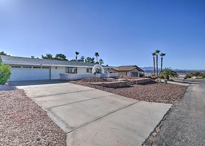 Family-friendly Havasu Getaway With Deck And Pool Holiday home