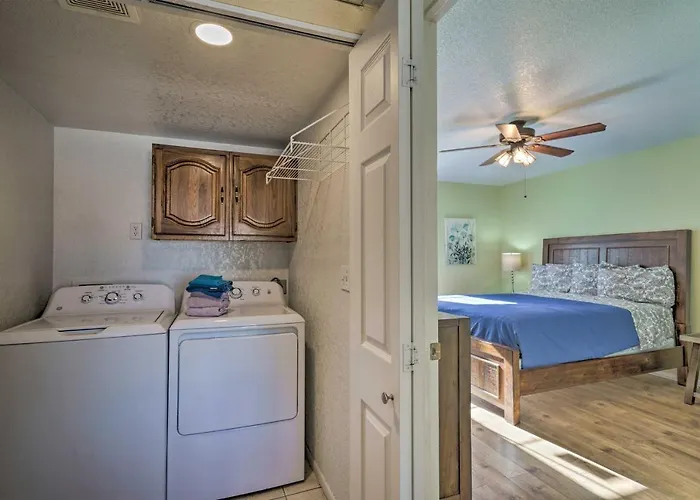 Family-friendly Havasu Getaway With Deck And Pool